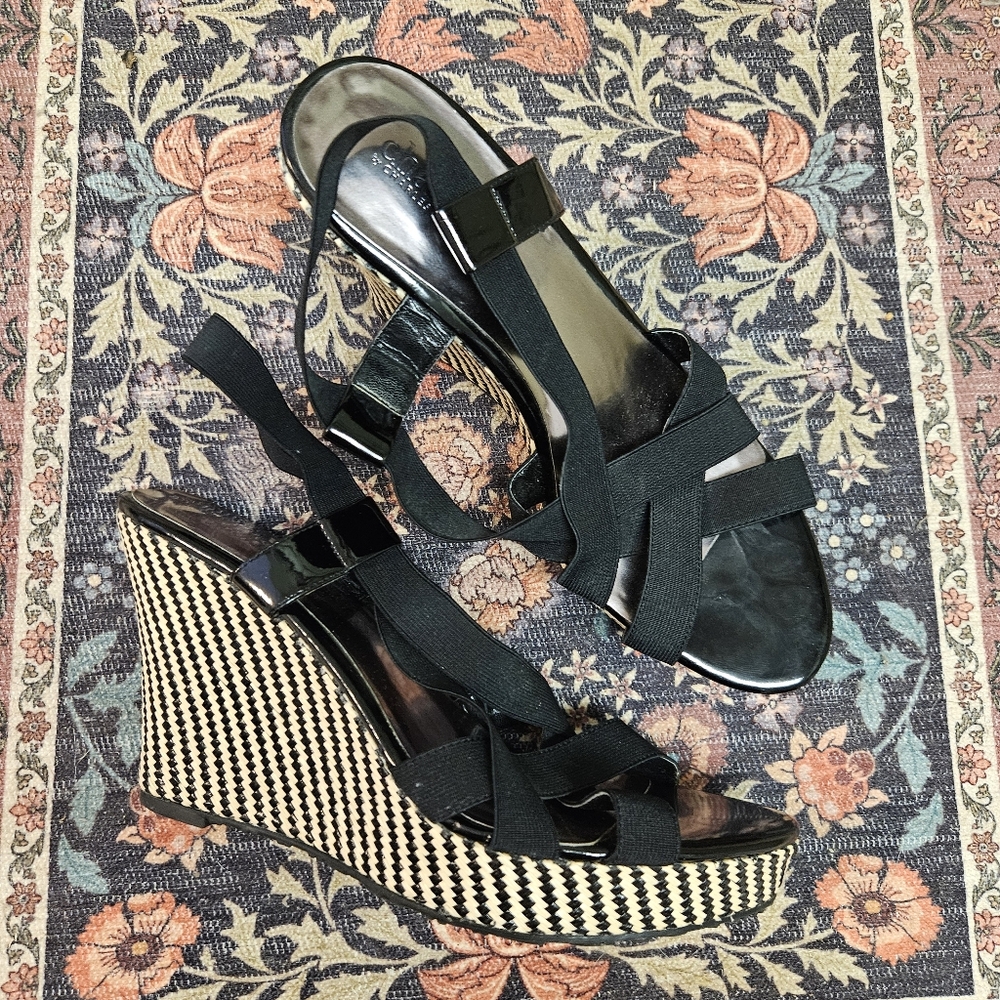 CHARLES By CHARLES DAVID Sz 10 Wedges 4” Black Beige Summer Beach